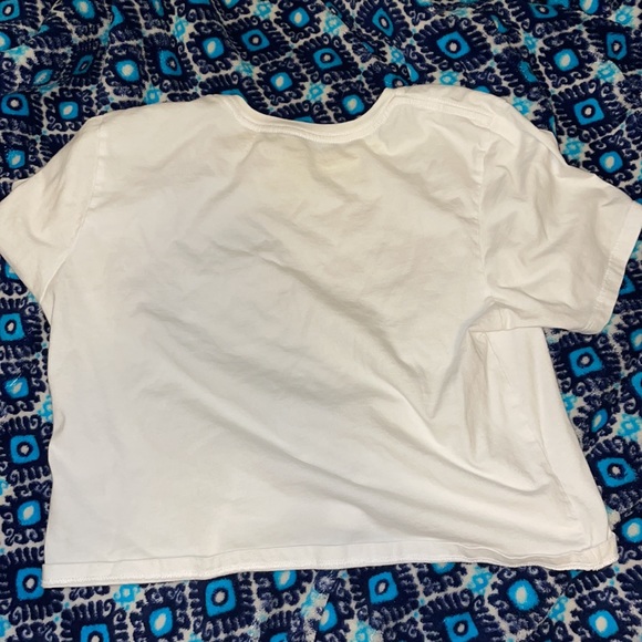 White short sleeve - Picture 2 of 3
